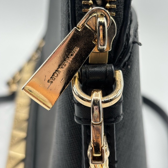 MICHAEL MK Michael Kors Jet Set Large Stud Dome Crossbody Bag - Picture 11 of 11